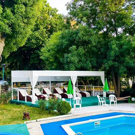 Majestic Апартаменты *