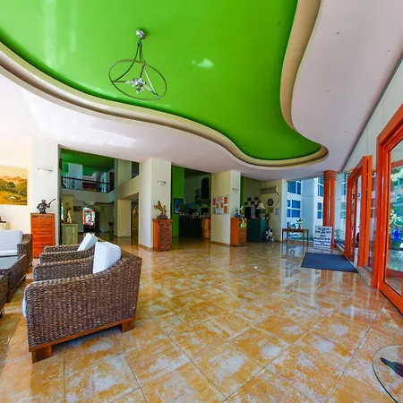 Majestic Апартаменты *